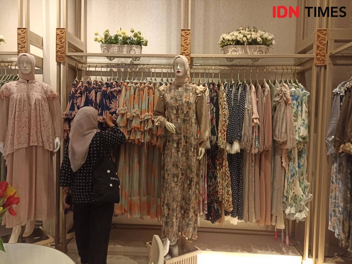 Jemari Anak Putus Sekolah Hasilkan Hijab Premium Jutaan Rupiah