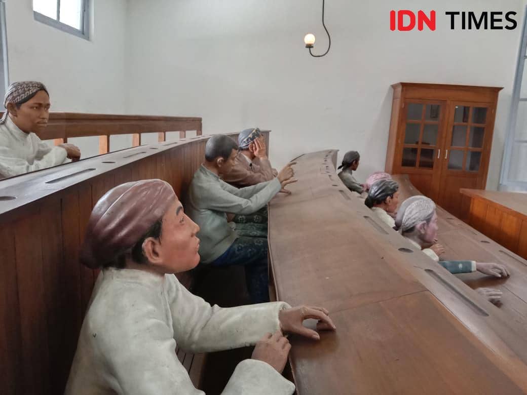 Ilustrasi mahasiswa STOVIA, cikal bakal Budi Utomo (IDN Times/Febriyanti Revitasari)