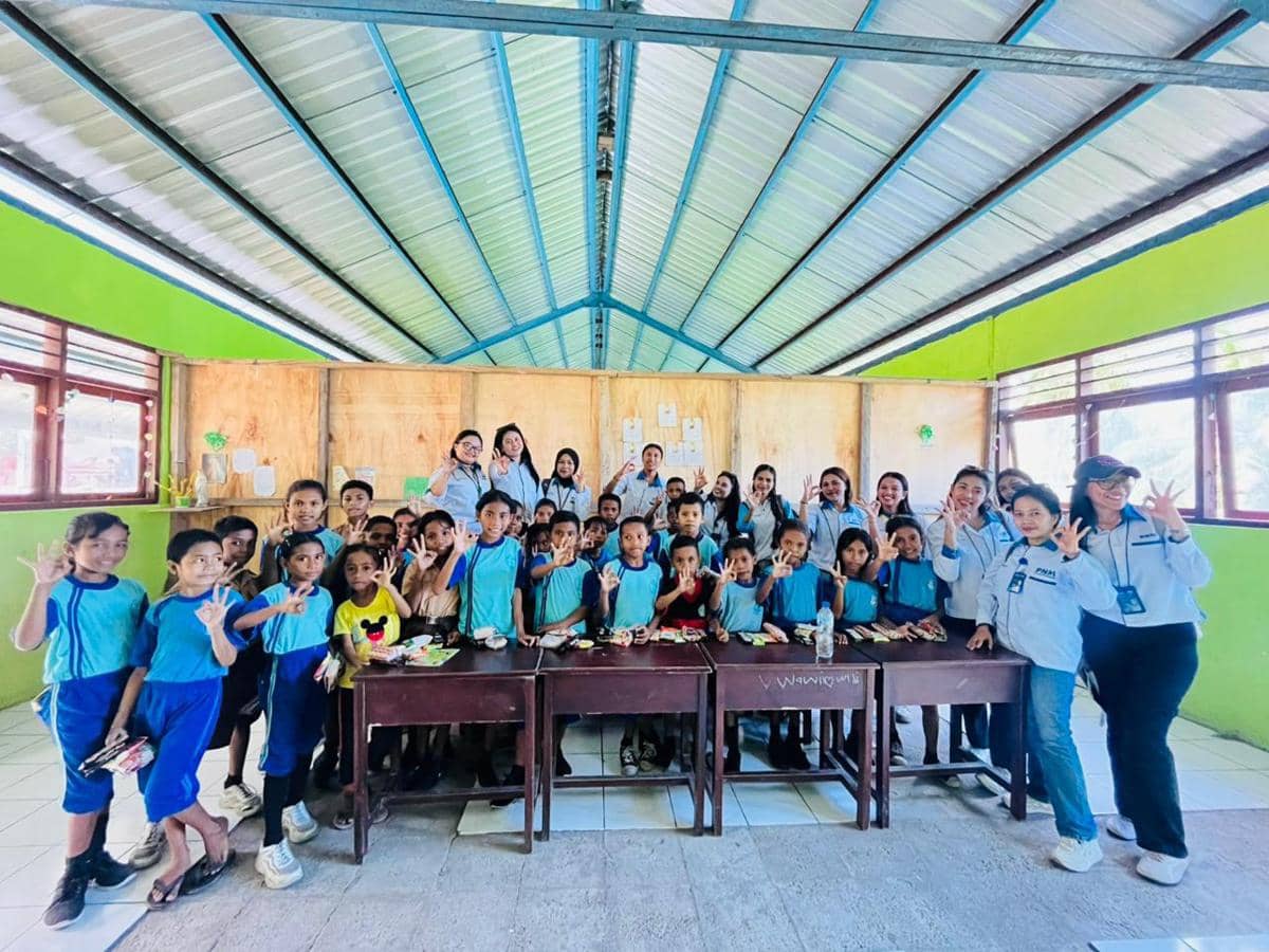 Perjalanan Panjang Guru Honorer Menjaga Semangat Belajar Anak
