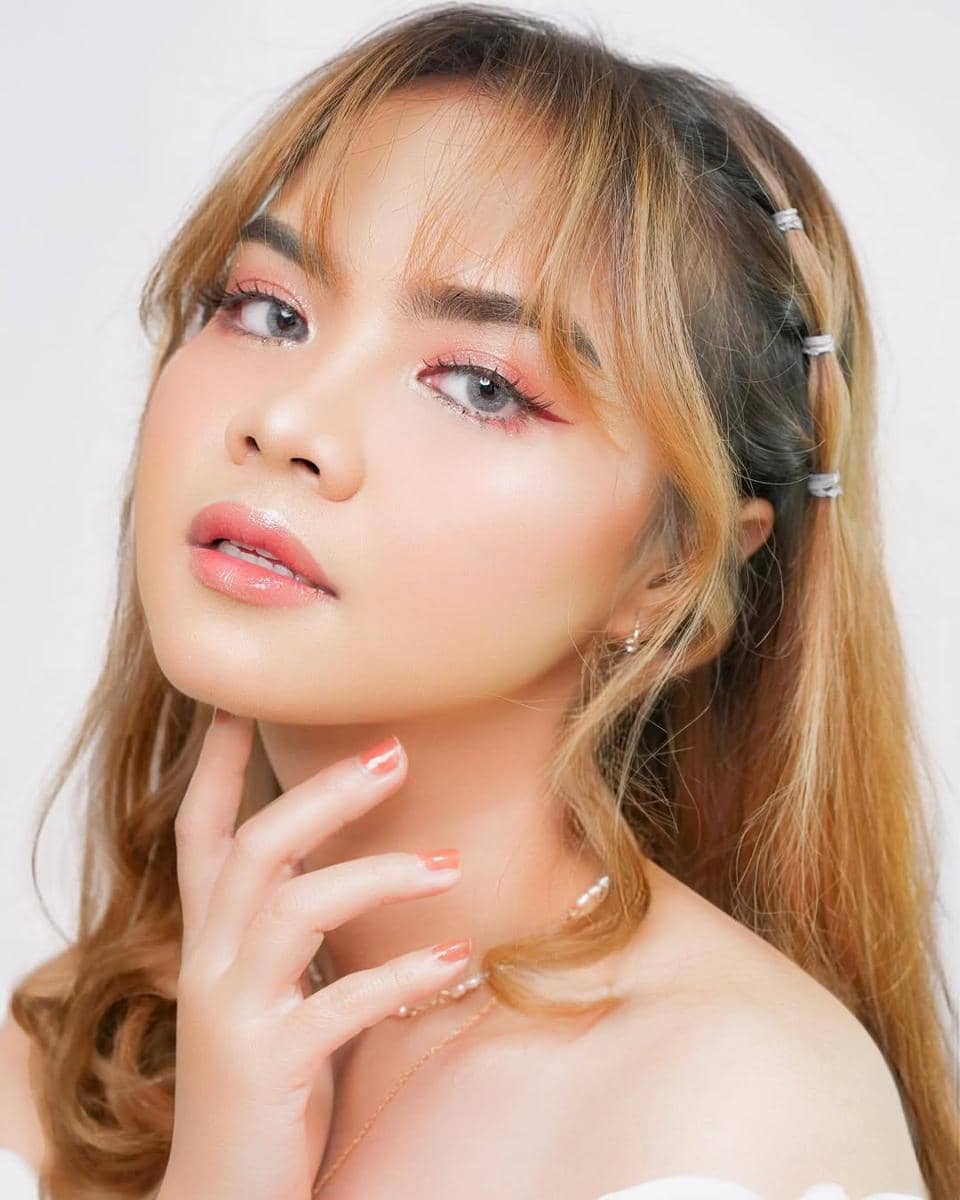 ide hairstyle ke kantor ala Alma Mestika