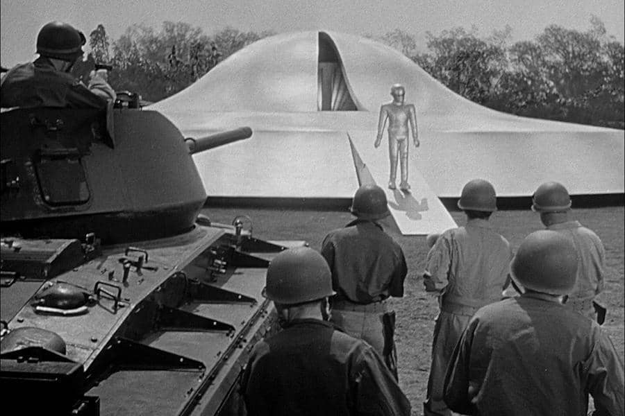 cuplikan dalam film The Day the Earth Stood Still