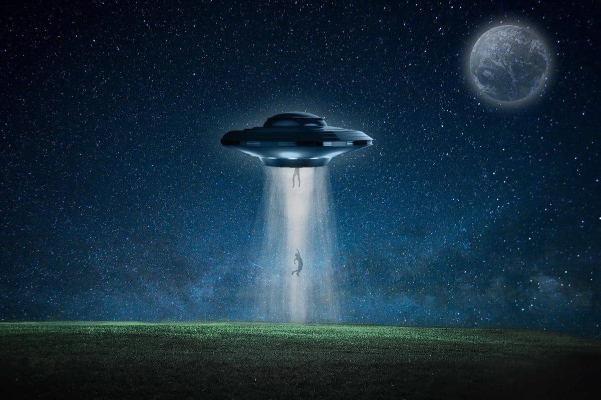 ilustrasi alien
