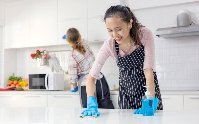 ilustrasi membersihkan dapur