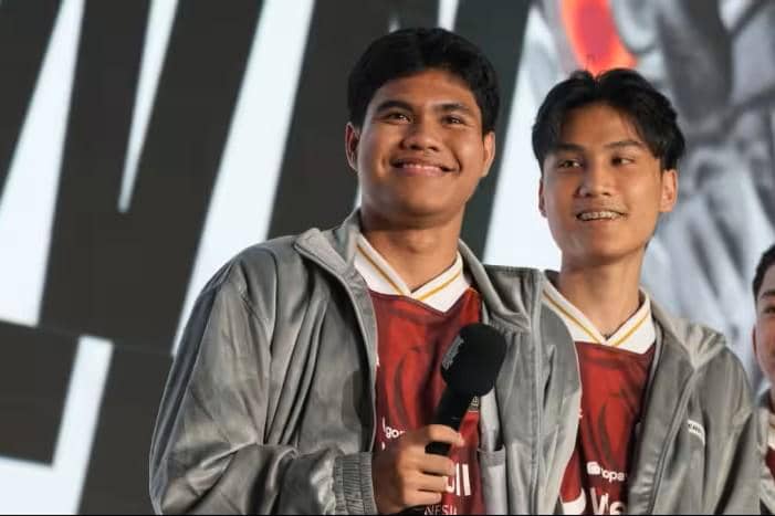 Arfy bersama roster Alter Ego saat tampil di kompetisi Mobile Legends Indonesia.