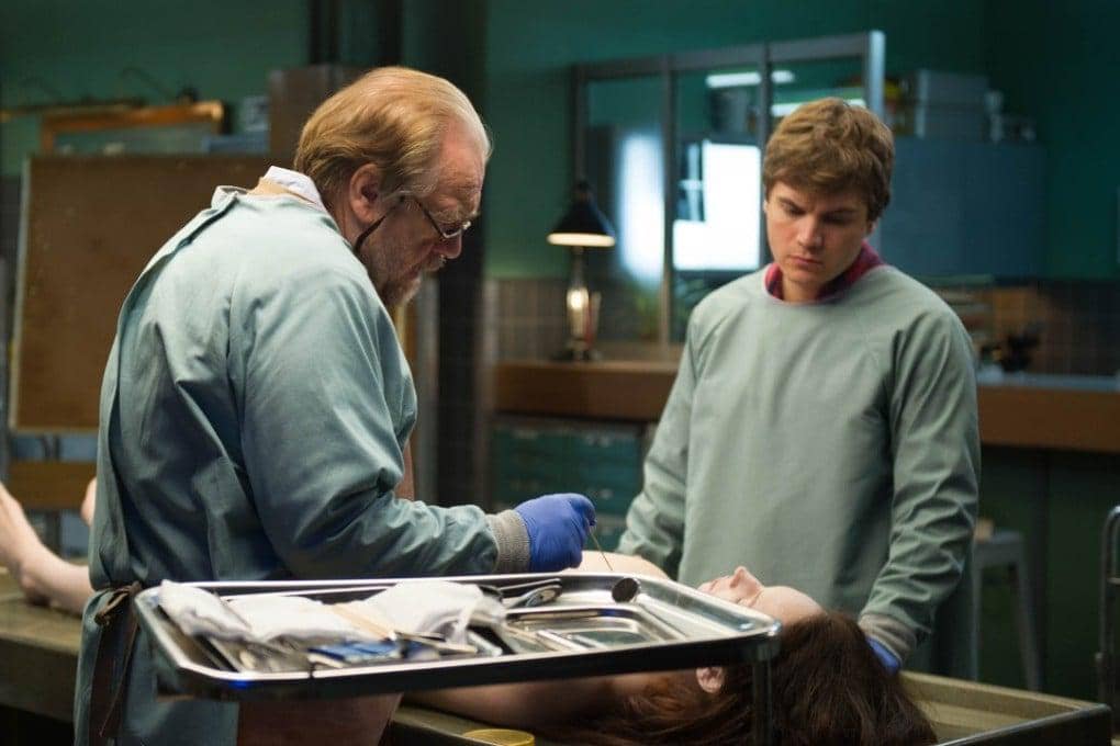 adegan dalam film The Autopsy of Jane Doe