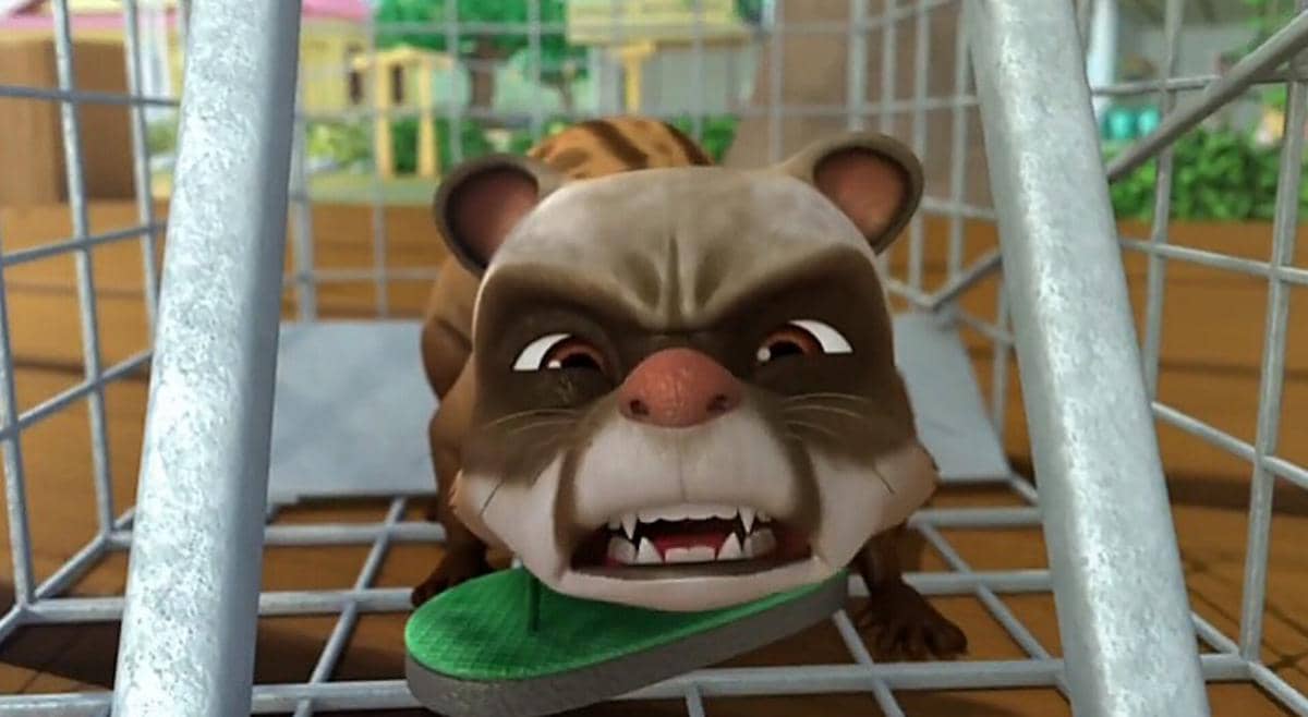musang pelaku pencurian sandal di Kampung Durian Runtuh
