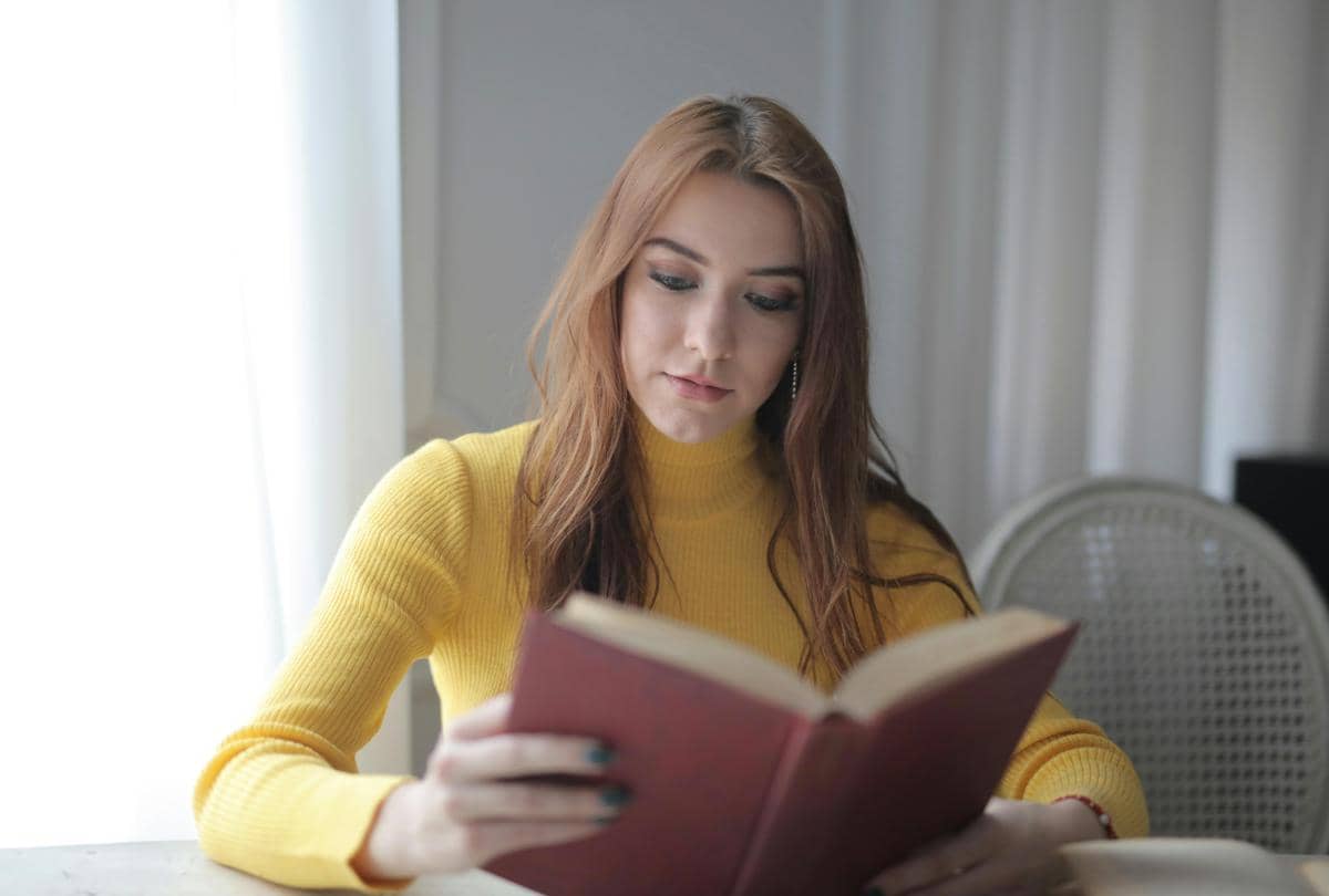Bias dalam Buku Biografi, 5 Pola yang Sering Tak Disadari