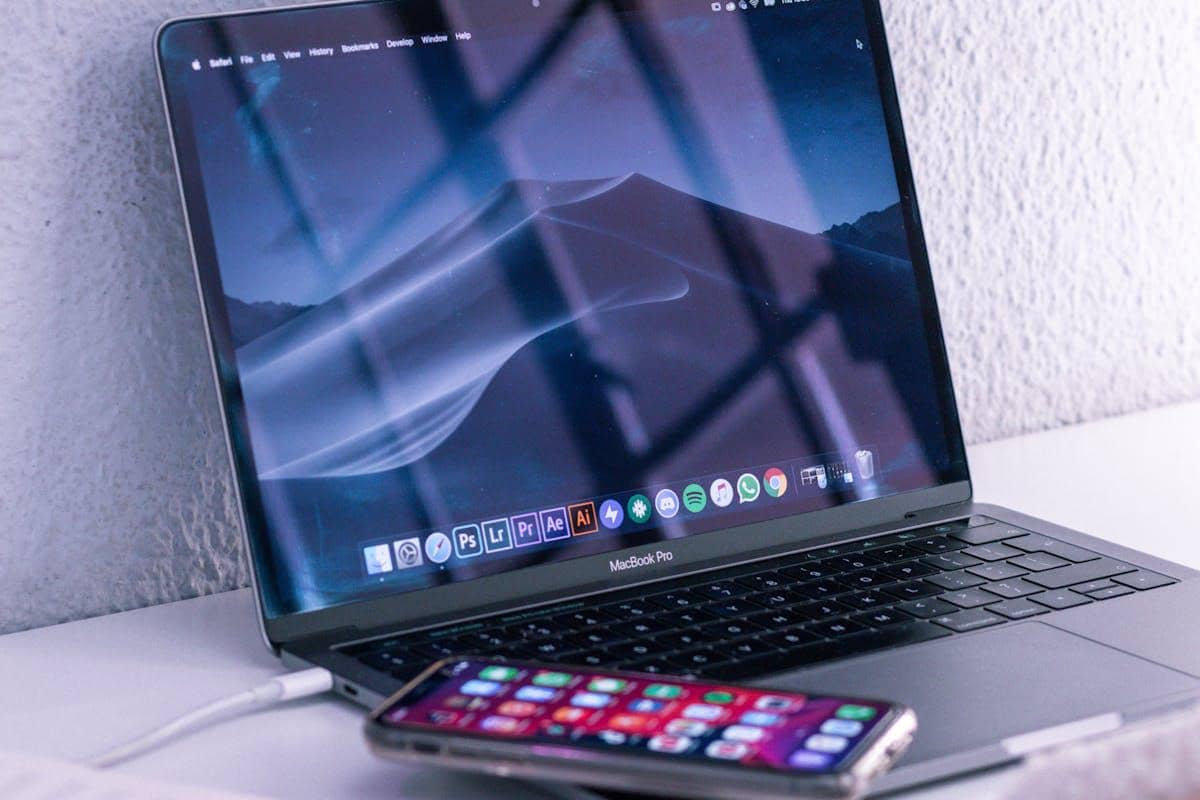 Ilustrasi laptop