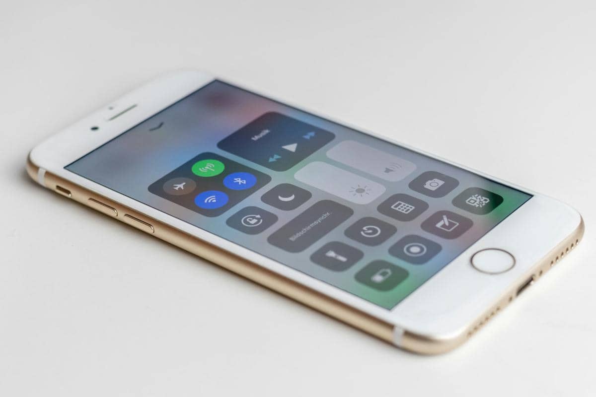 ilustrasi iPhone