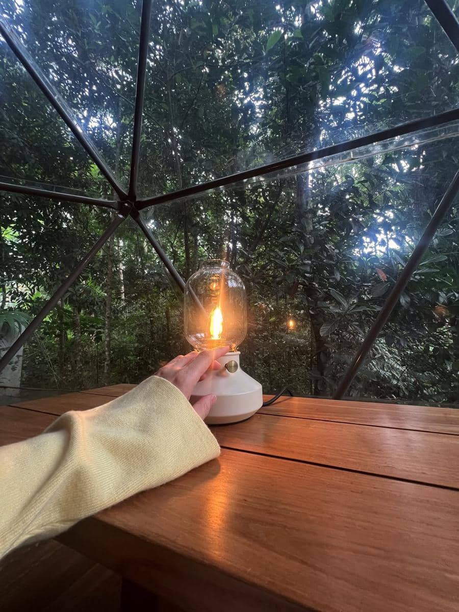 Keluarga Asmirandah glamping di Banyuwangi