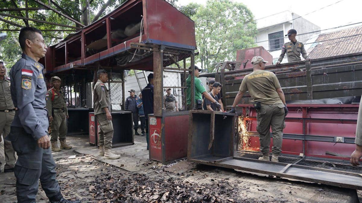 PKL Cicadas Dibongkar Tanpa Ricuh, Pemkot siapkan konsep bisnis baru