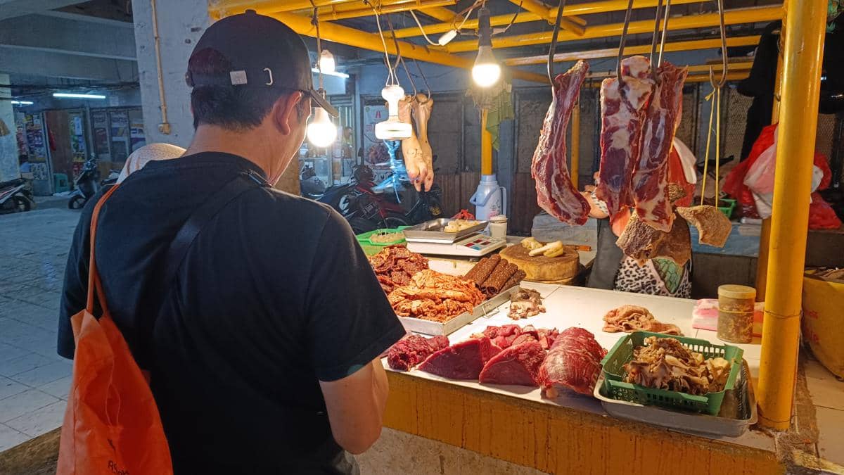 Pedagang Daging Sapi Pasar Kosambi kembali Berjualan Usai Mogok