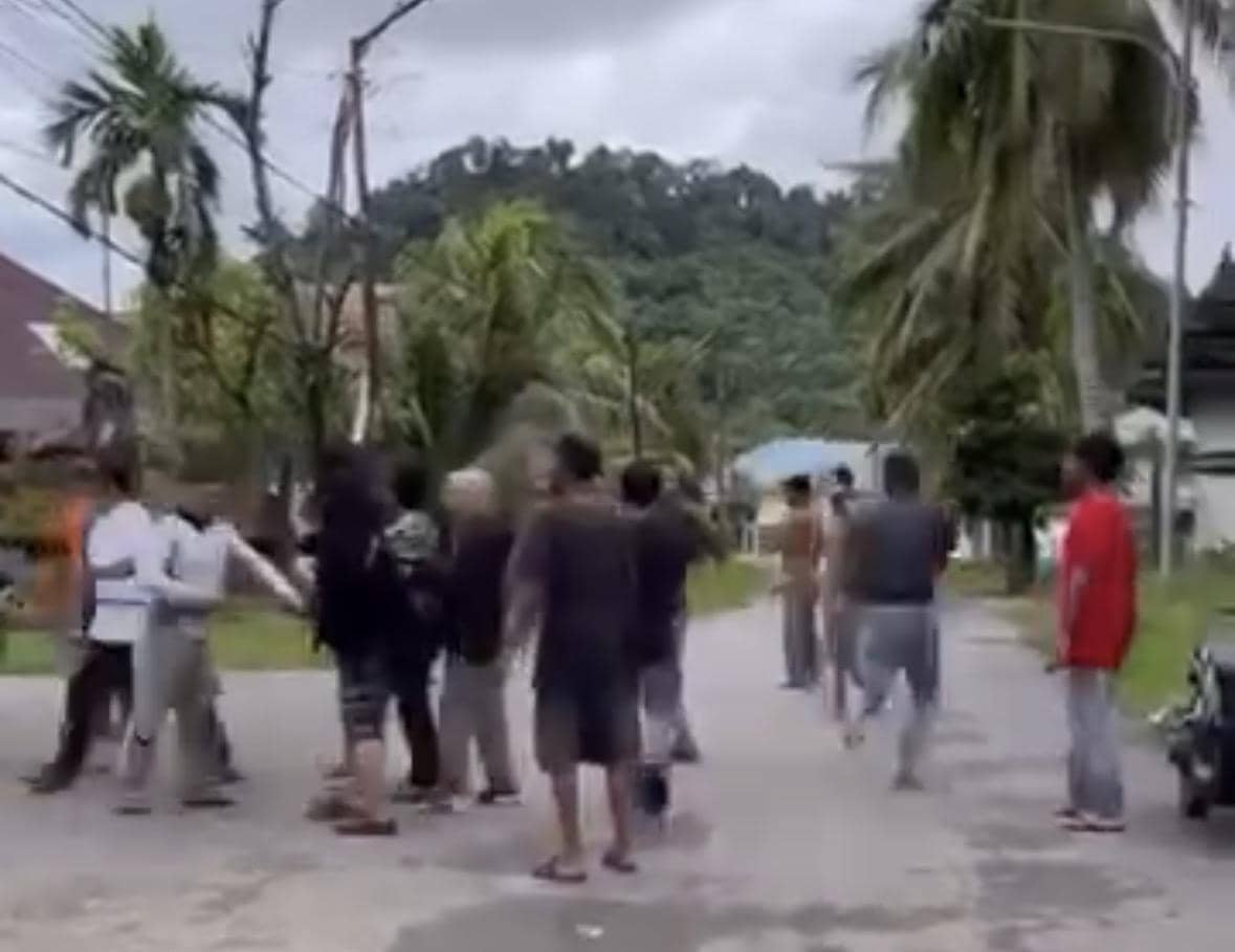 Gegara Polisi Tidur, Warga Sambas Diserang Sajam saat Gotong Royong