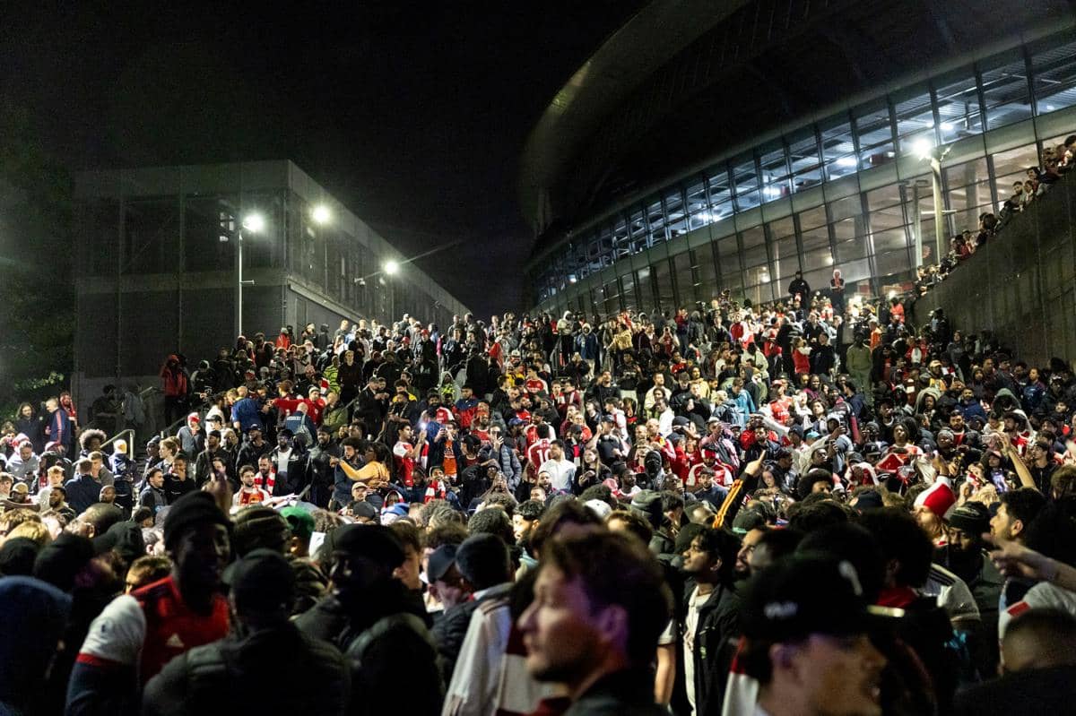 Potret Emirates Stadium Pecah Usai Arsenal Juara Premier League