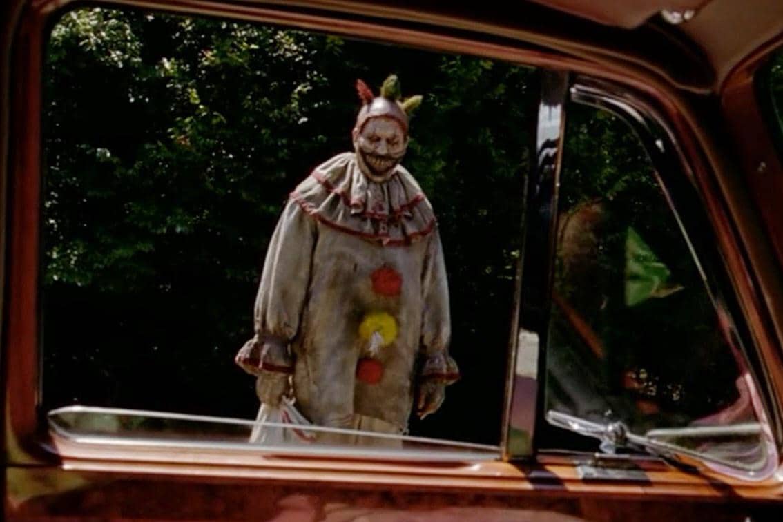 9 Kejadian Gak Biasa di Lokasi Syuting American Horror Story
