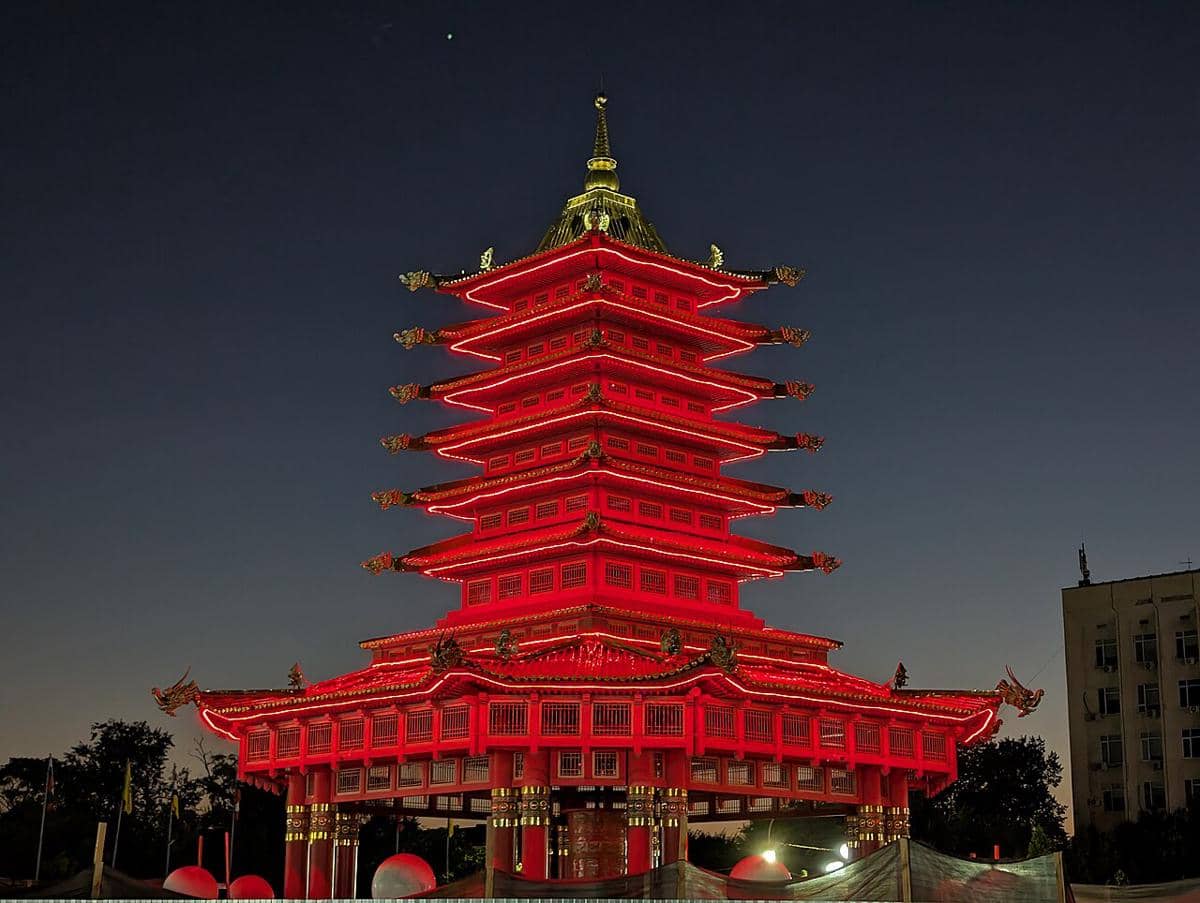 potret pagoda di Elista