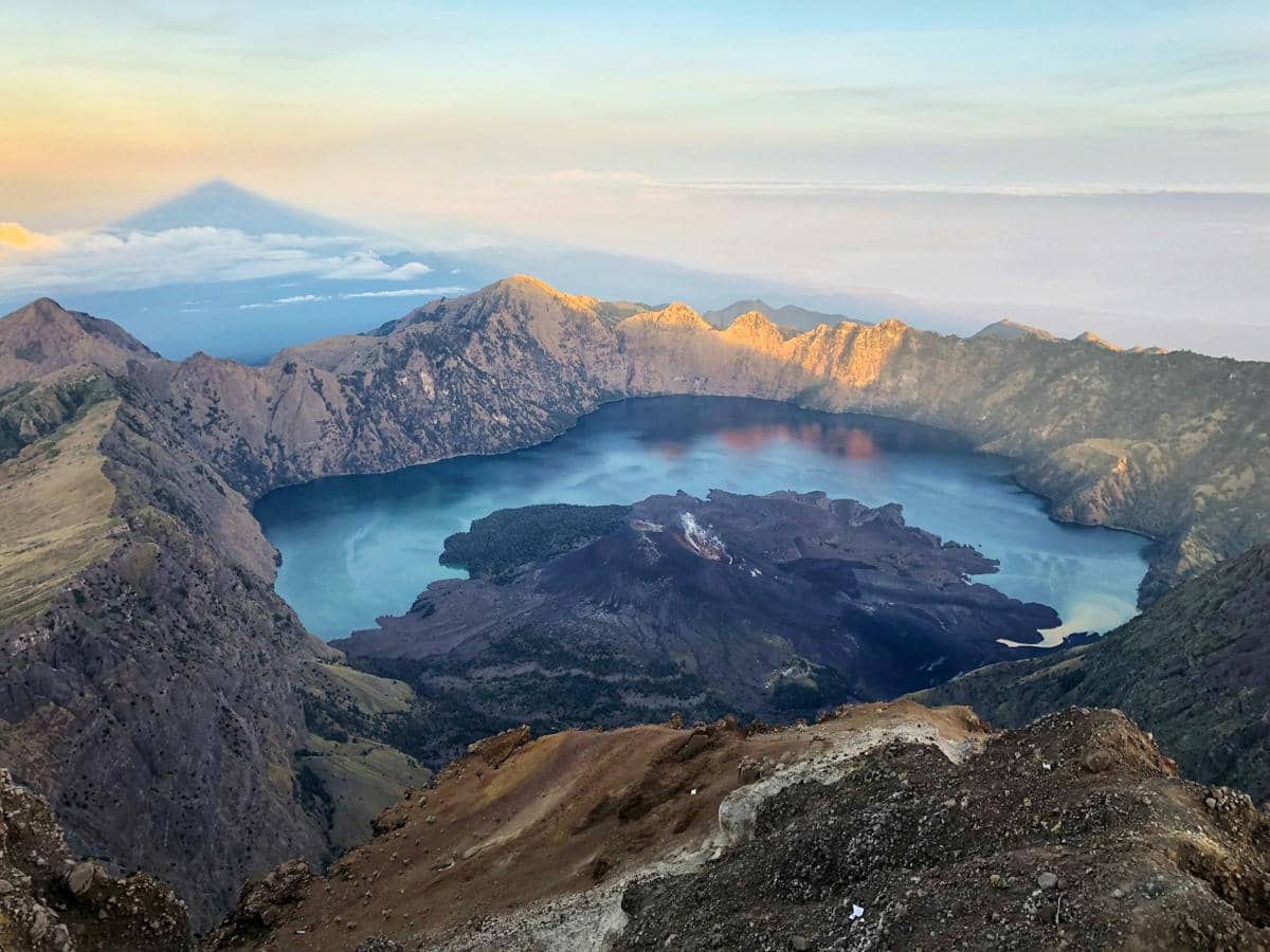 Kenapa Gunung Rinjani Jadi Favorit Para Pendaki?