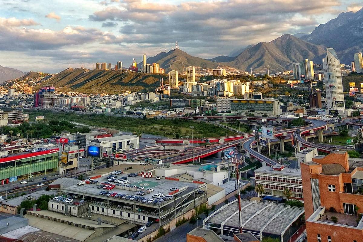 ilustrasi kota Monterrey, Meksiko