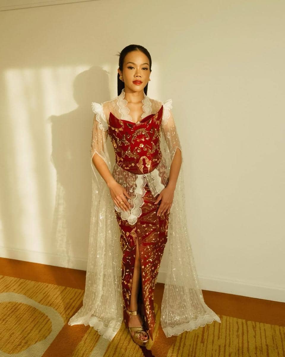 inspirasi kebaya dengan kerah unik 