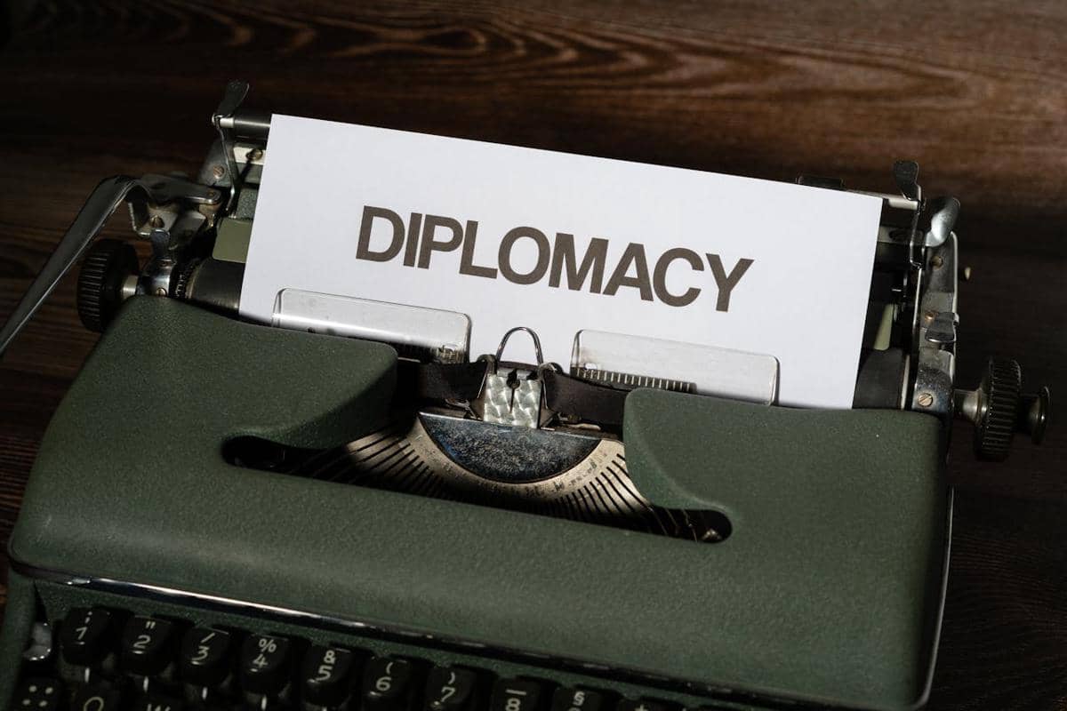 Hubungan diplomatik. 