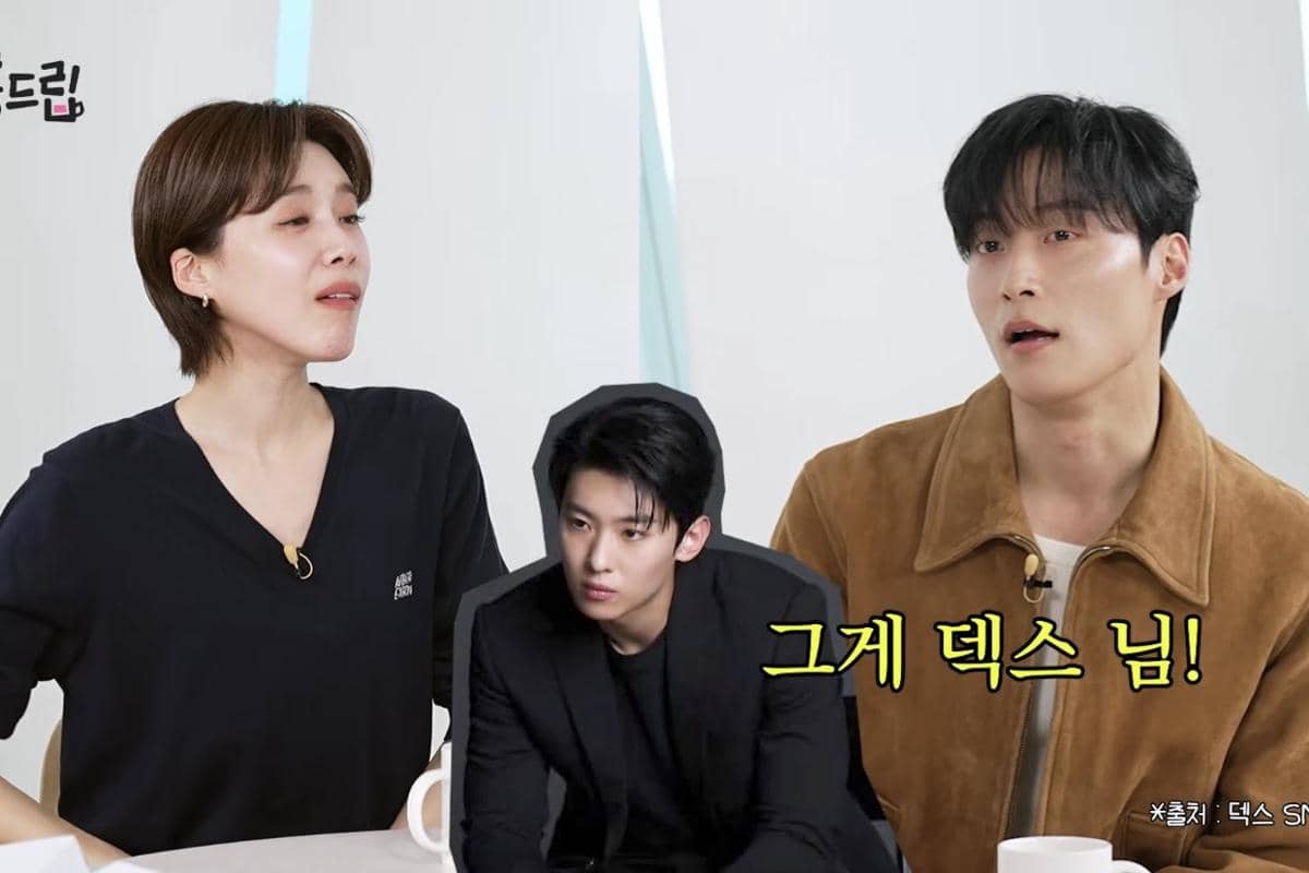 Tiga orang sedang berbincang di acara talk show Salon Drip 2, dua duduk di meja dengan cangkir putih dan satu ditampilkan dalam potongan gambar.
