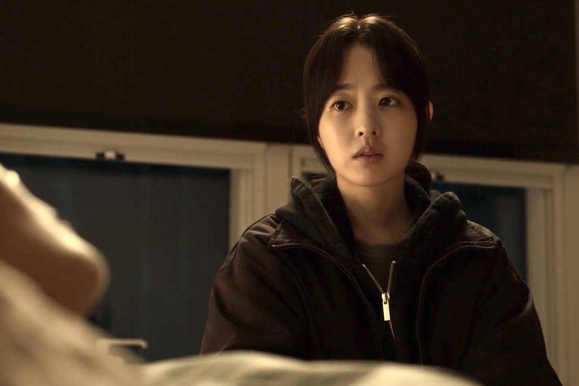 Kim Hee Ju (Park Bo Young) dalam drakor Gold Land 