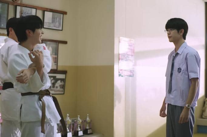 cuplikan drama Weirdo-101