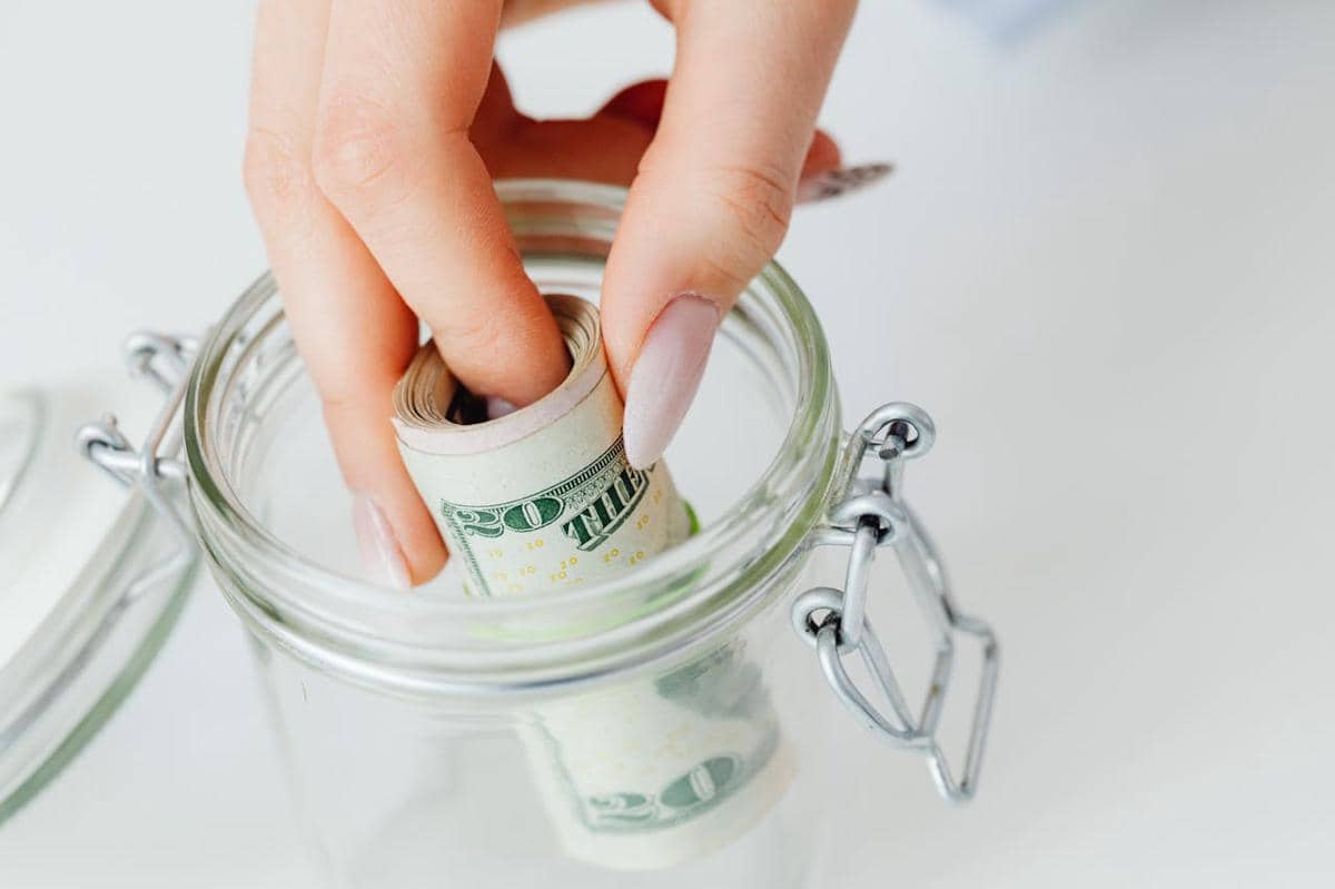 Apakah Menabung Dolar Merupakan Pilihan Bijak? Simak Dulu Faktanya
