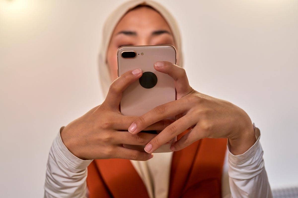 ilustrasi memesan hewan kurban secara online