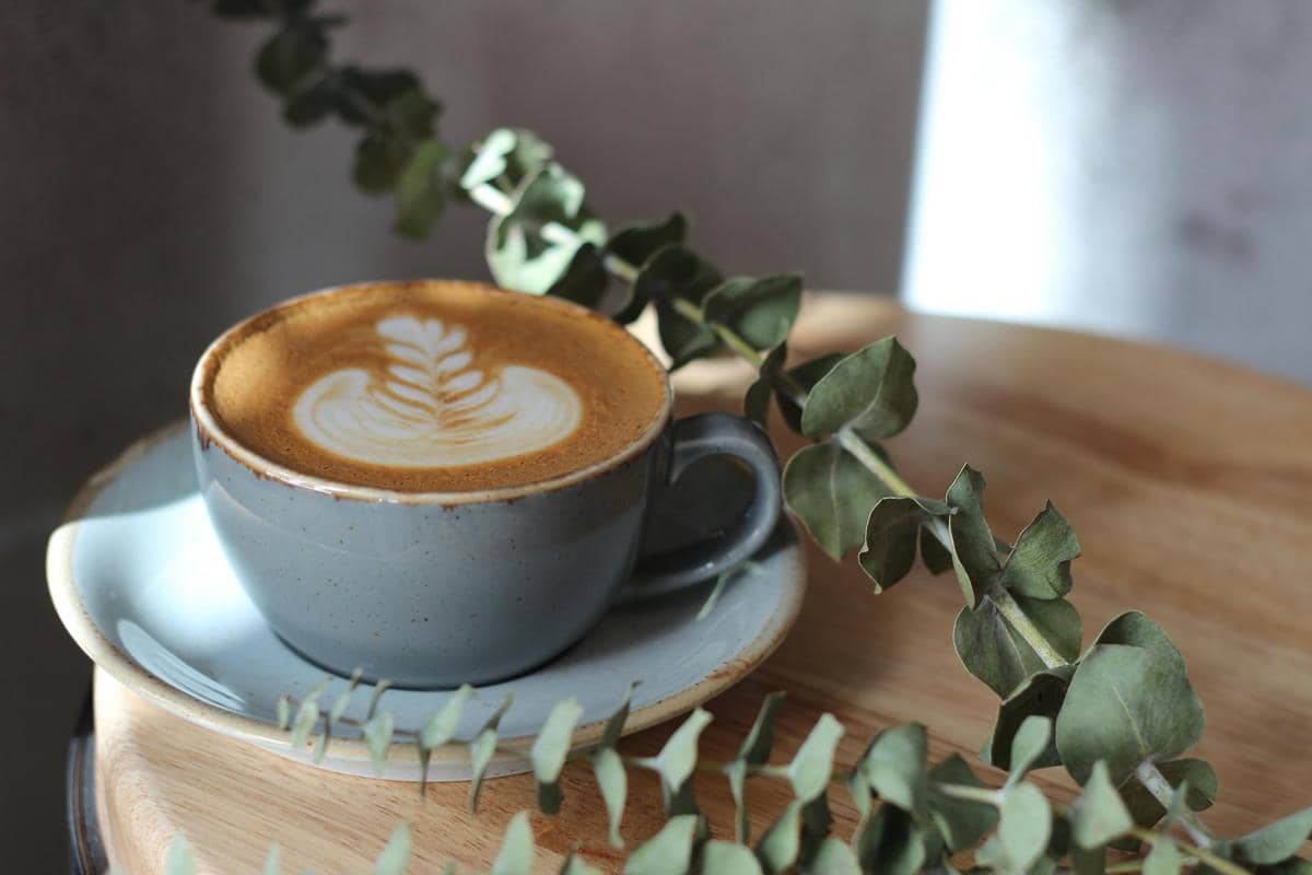 Secangkir kopi susu