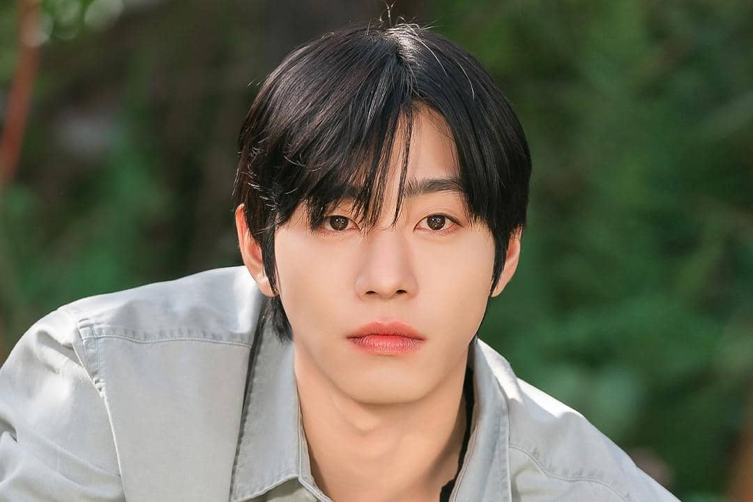 Still cut drama Sold Out On You.