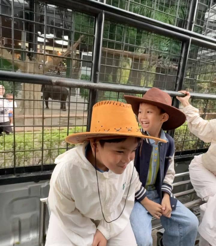 Fadly Faisal ajak keponakan liburan ke taman safari