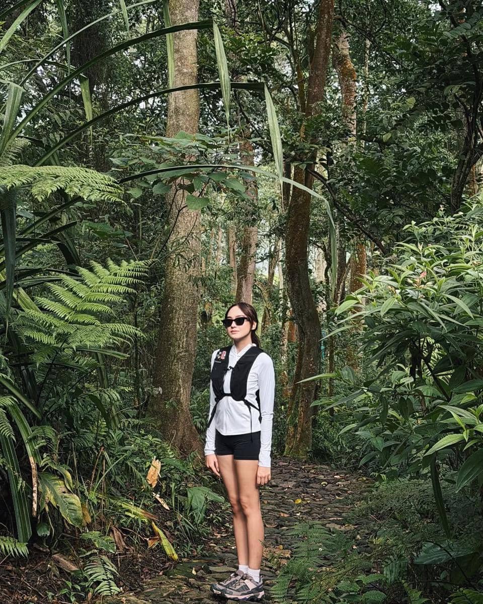 Salshabila Adriani Canyoneering di Curug Kembar