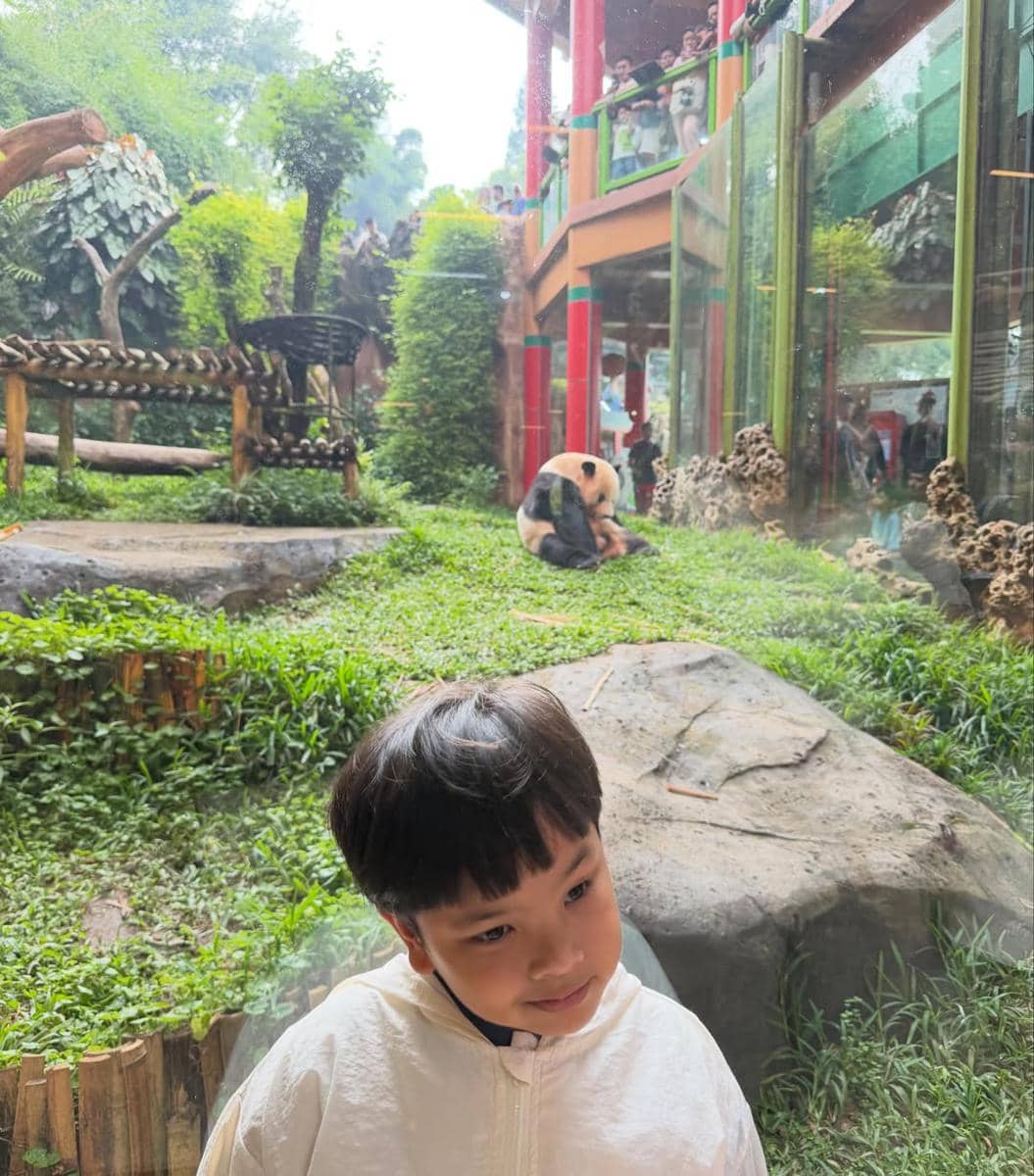 Fadly Faisal ajak keponakan liburan ke taman safari