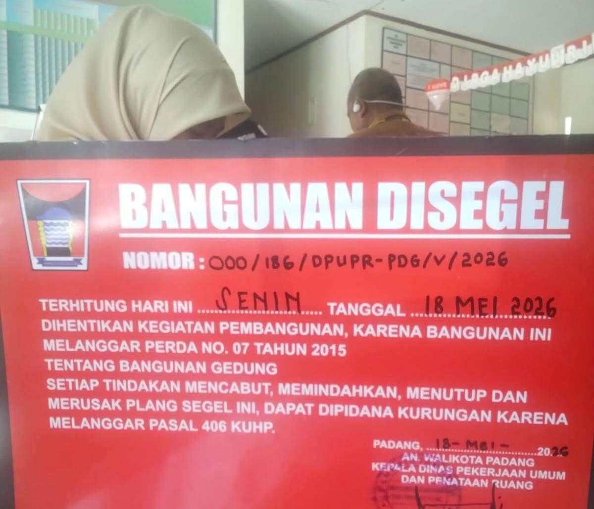 Pemkot Padang Segel Kafe Tak Berizin, Langgar Aturan Gedung 