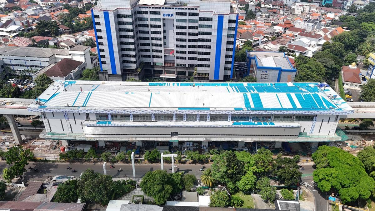 LRT Jakarta perluas layanan ke Dukuh Atas. 