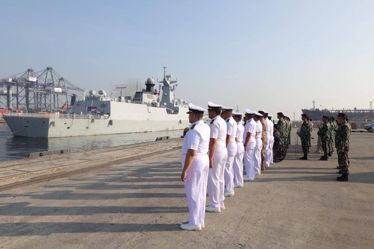2 Kapal Perang dan 1 Kapal Selam Pakistan Bersandar di Tanjung Priok