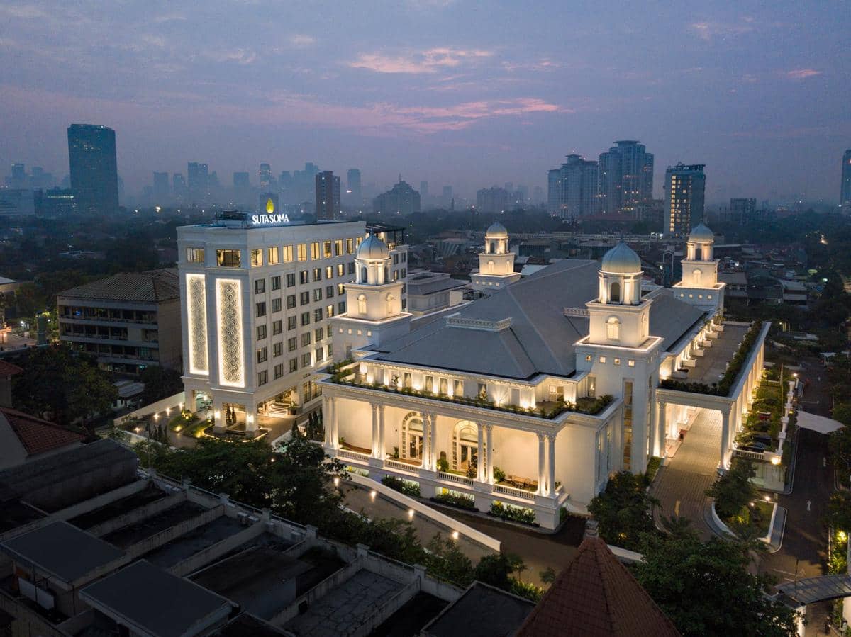 Potret The Tribrata Hotel & Convention Center