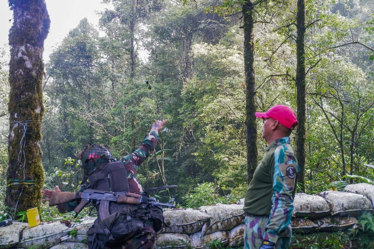 Siswa Komando Pasgat Digembleng Latihan How to Fight di Hutan Cianjur