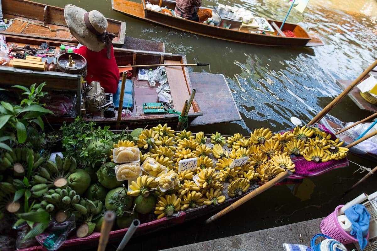 ilustrasi Damnoen Saduak Floating Market