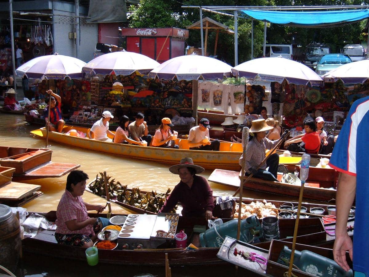 ilustrasi Damnoen Saduak Floating Market