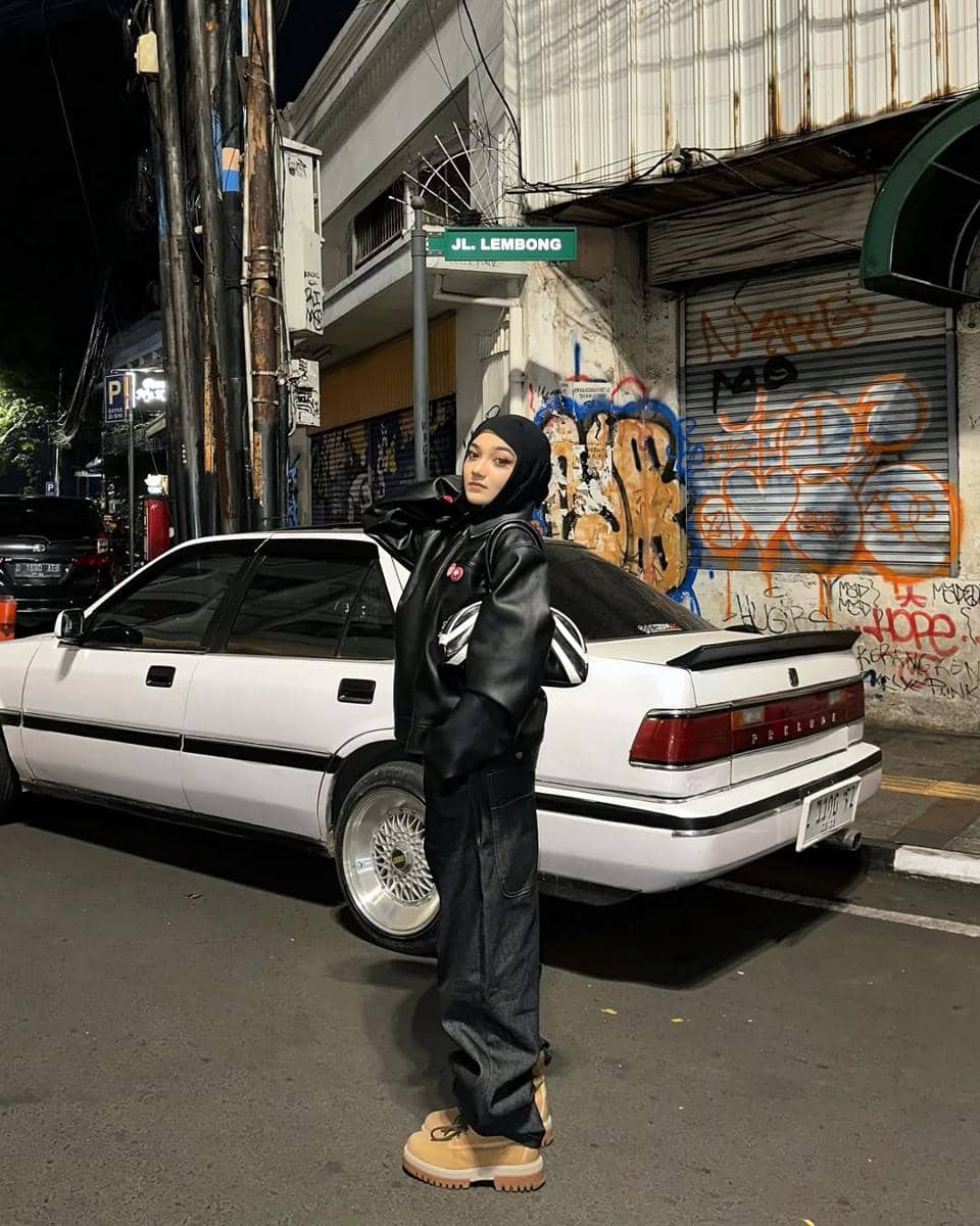 OOTD Pakai Combat Boots ala Tia Santika