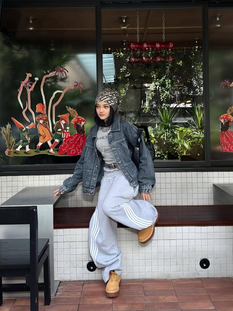 OOTD Pakai Combat Boots ala Tia Santika