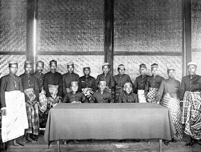 Para pejabat di Distrik Bone antara tahun 1910 hingga 1930. 