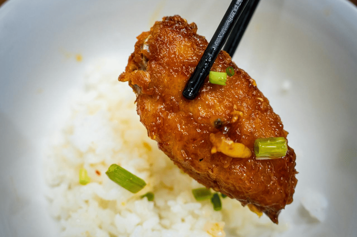 ilustrasi garlic butter spicy wings