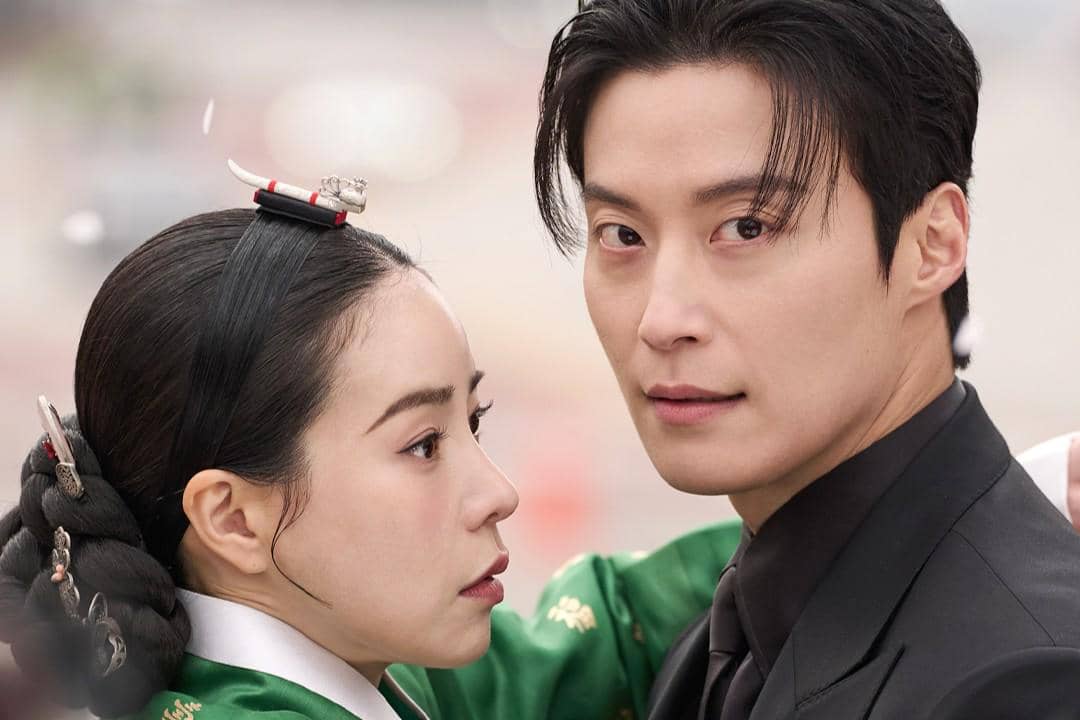 Shin Seo Ri (Lim Ji Yeon) dan Cha Se Gye (Heo Nam Jun) dalam drakor My Royal Nemesis 