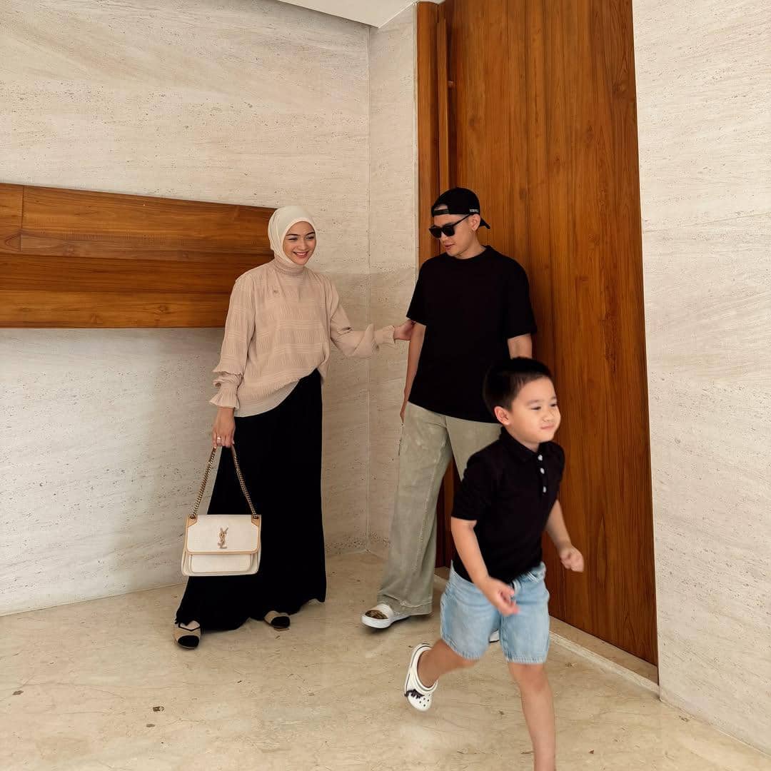 inspirasi OOTD ala keluarga Citra Kirana