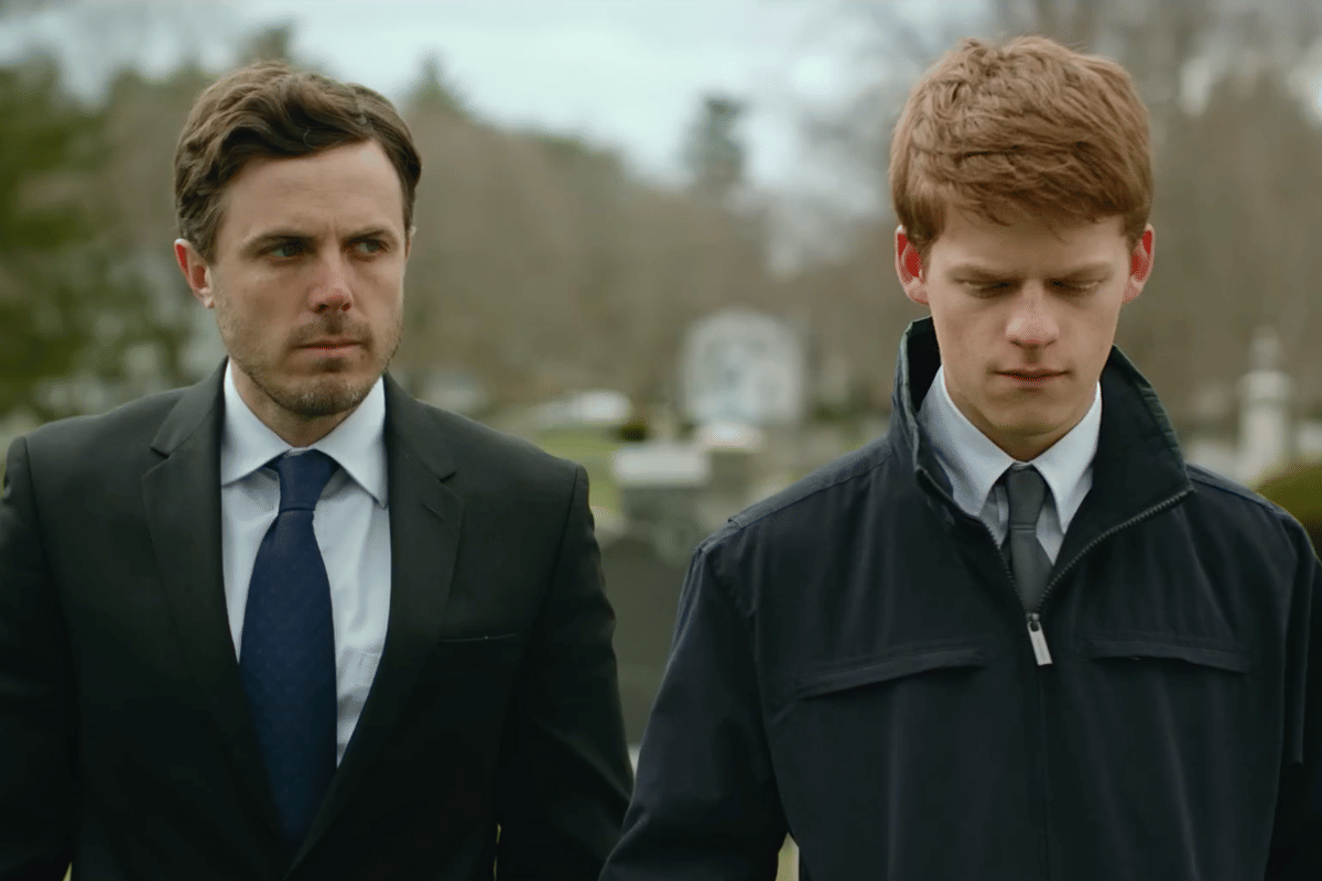 Casey Affleck dan Lucas Hedges dalam film Manchester by the Sea.