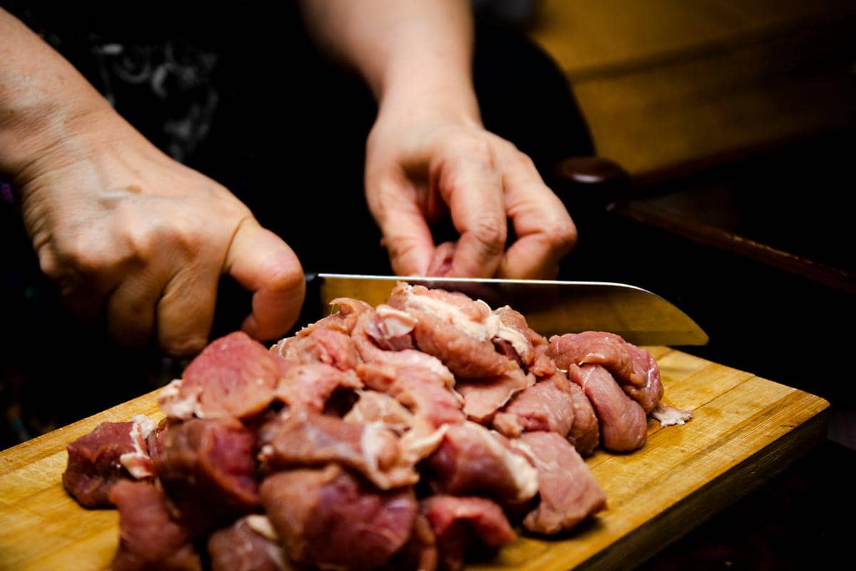 Daging Kambing Punya Zat Besi Lebih Tinggi dari Sapi, Ini Buktinya!