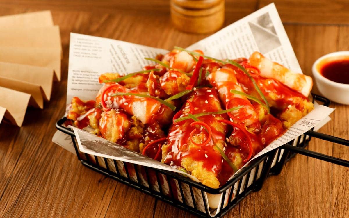 ilustrasi sayap ayam saus korea 